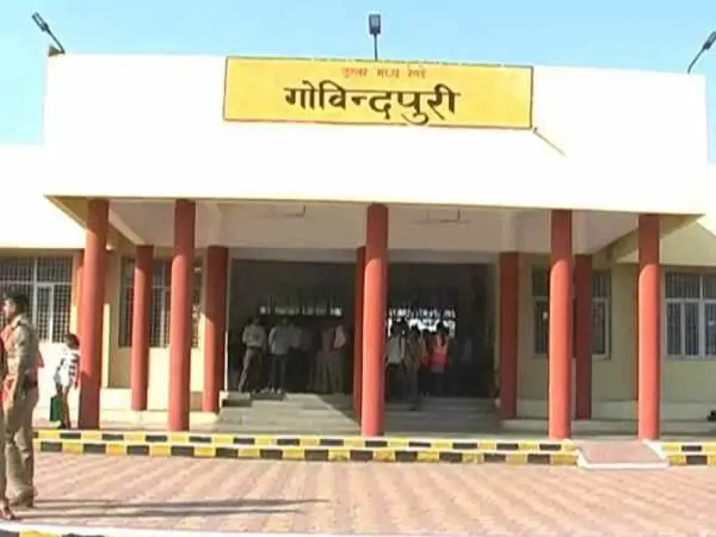 गोविंदपुरी स्टेशन में चलती ट्रेन पर चढ़ते समय दिल्ली में तैनात कानपुर के NSG कमांडो की मौत सुरक्षा बलों की सुरक्षा और कल्याण के लिए संजीदगी से प्रयास की आवश्यकता है।
