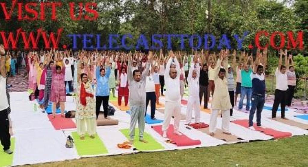 कानपुर ग्रीन पार्क में 11वें अंतर्राष्ट्रीय योग दिवस के अवसर पर दस हजार नागरिकों के योग अभ्यास में भाग लेने की उम्मीद तैयारी में जुटा प्रशासन