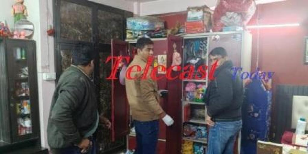 कानपुर के नवाबगंज थानाक्षेत्र के अन्तर्गत सर्राफा कारोबारी जुगल किशोर के घर और दुकान से चोरी लगभग 1.5 करोड़ रुपये का सोना, चांदी और नकदी चोरी