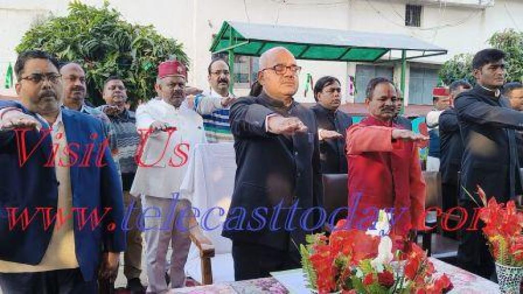 पुलिस द्वारा 'उत्पीड़ित' ऑटोरिक्शा चालक को गणतन्त्र दिवस में विशेष अतिथि के रूप में आमंत्रित किया गया गणतन्त्र दिवस पर शुभकामनाये ।